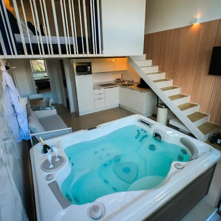 Bono Jacuzzi & Saint-Laurent-du-Var